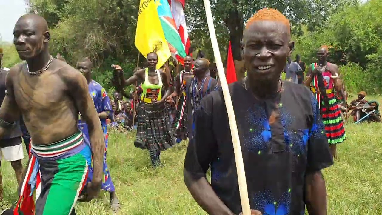 The wrestling between Nyikabur Boma and Mangkoro