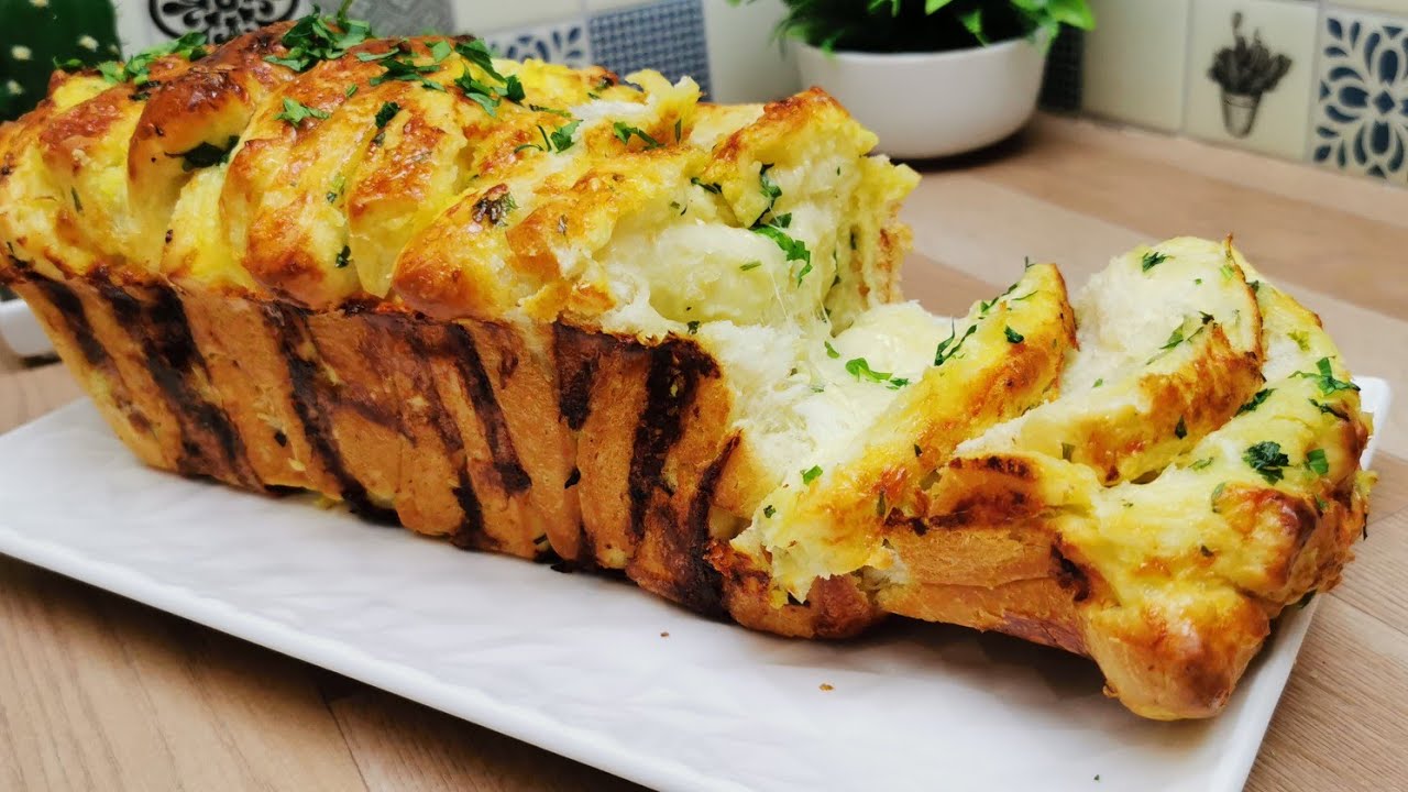 وصفة الخبز بالثوم والفرماج بقوام قطني وبزاف بنين من اروع واسهل الوصفات Garlic bread 🍞
