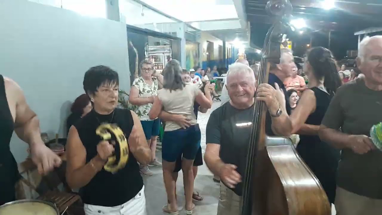 Encontro dos músicos na Padaria Nova.