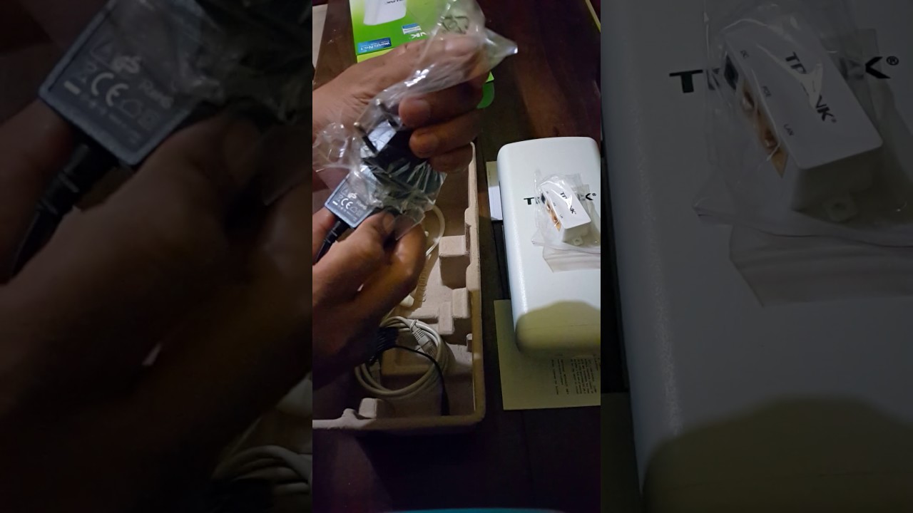 Unboxing TP-Link TL-WA7210N