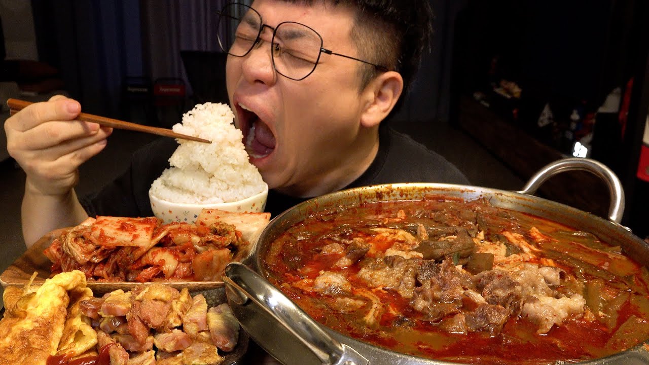 먹방창배 쌀쌀해진 날씨에 양평해장국 딱이죠 햄부침까지 대박 레전드 먹방 Spicy haejangguk eatingshow realsound koreanfood Mukbang asm