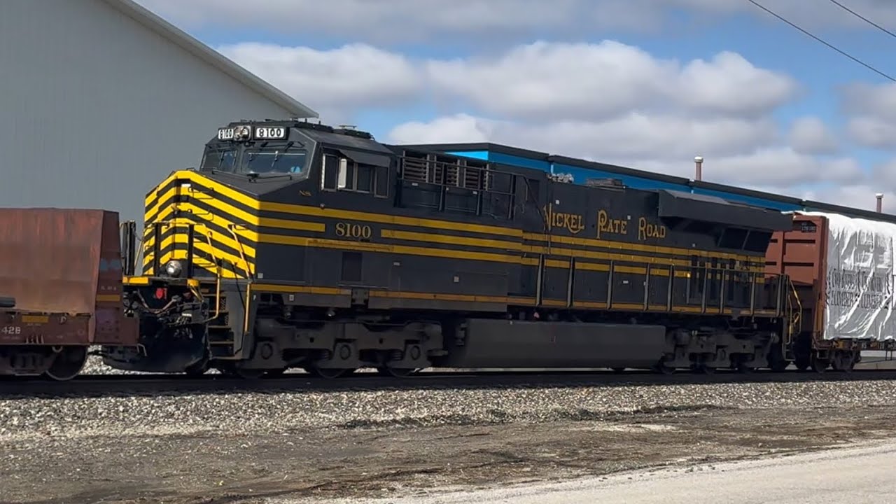 NS 7574 Leads NS 142 with NS 8100 NKP Heritage Unit in Mid DPU (3/1/26)