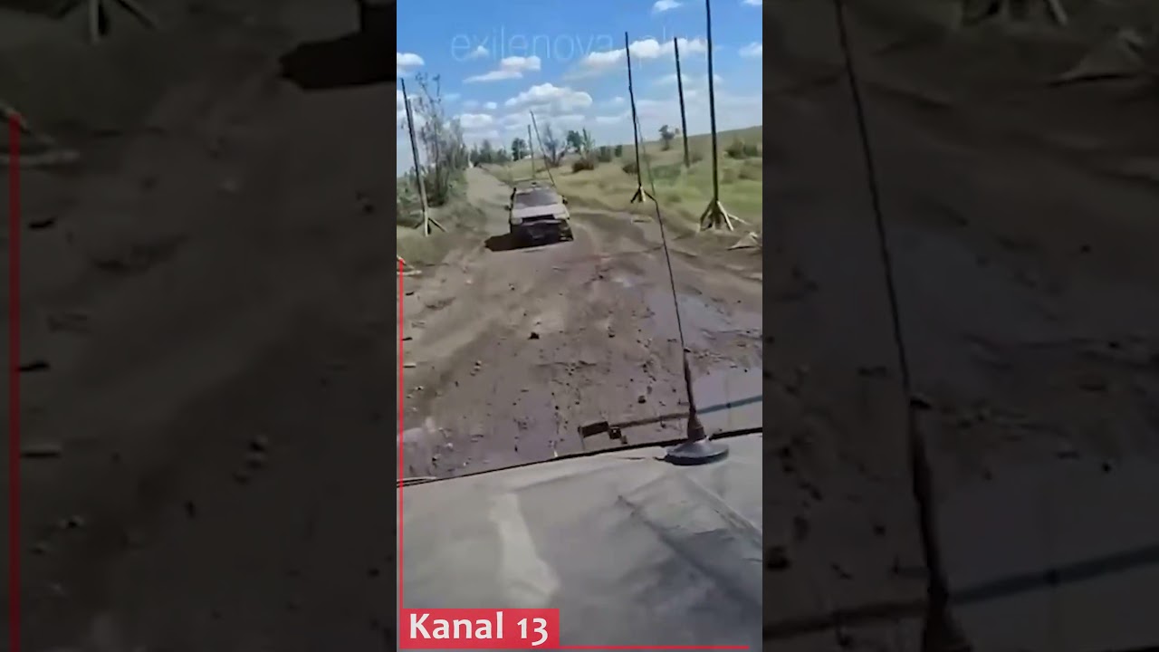 &laquo;Дорога смерти&raquo; российских войск, усеянная уничтоженной военной техникой после ударов ВСУ &mdash; видео
