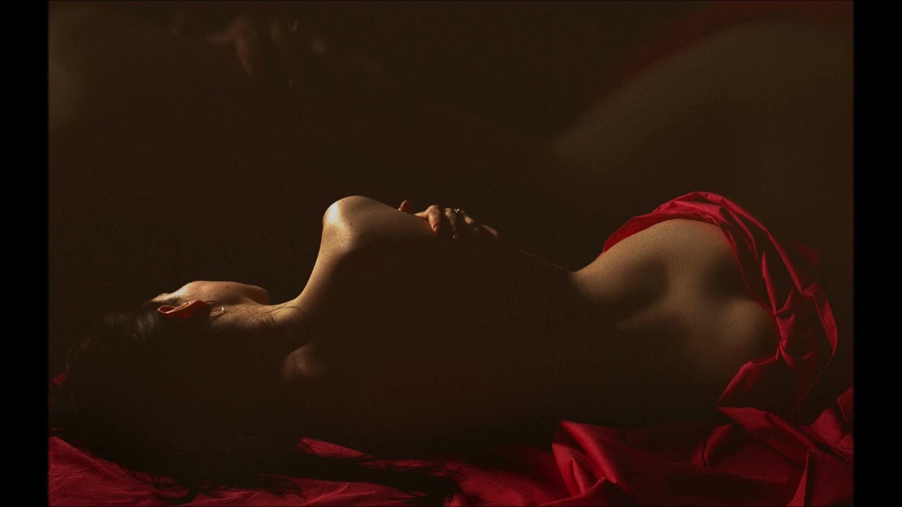 Nassim & Unqle Chriz - Whispers Of Your Body
