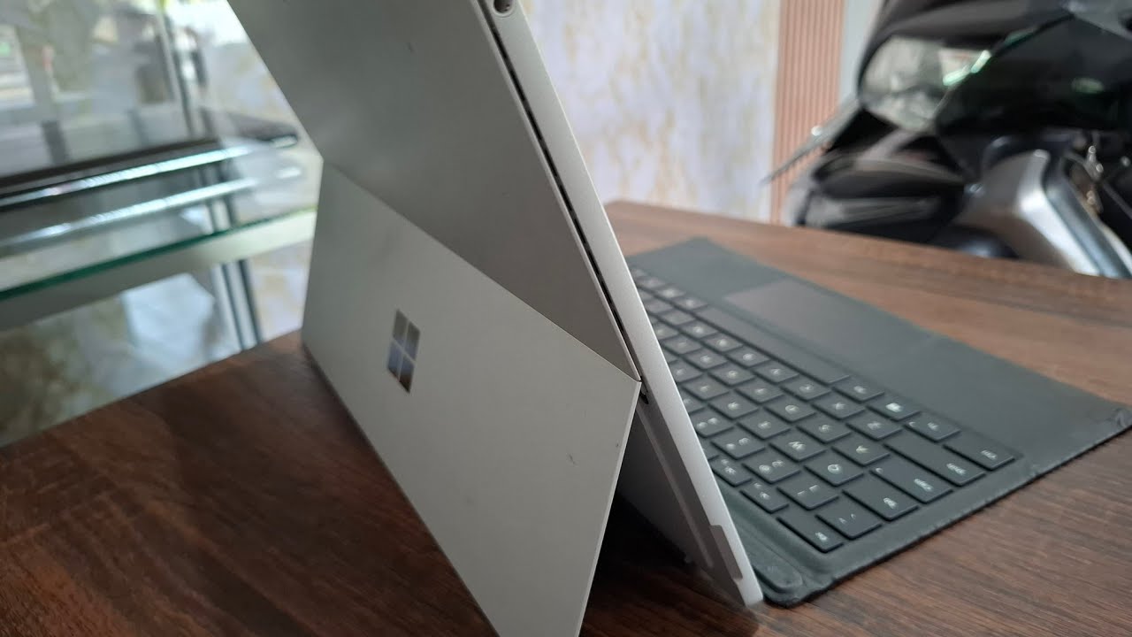 Microsoft Surface Pro 5, Slim dan Elegan 
