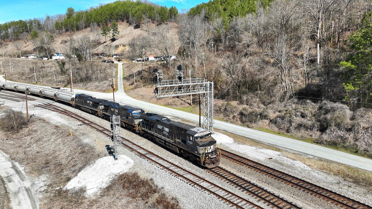 Norfolk Southern grainer 50G thru Oakdale Tennessee 