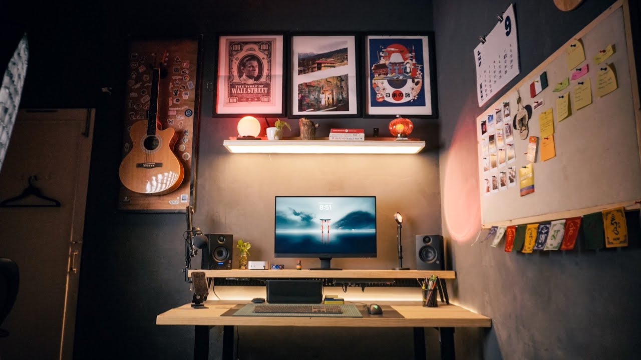 The Ultimate Desk Setup for Video Editors & Content Creators 2025