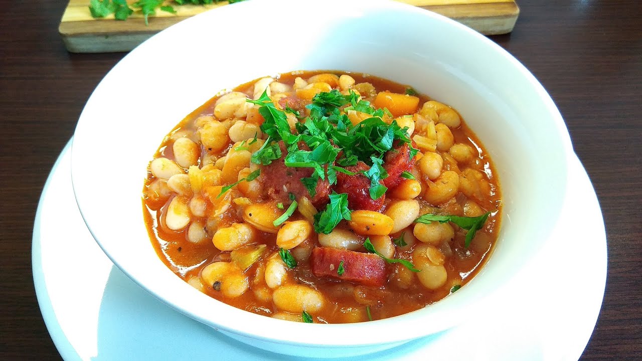 Фасолевый суп / Тушёная фасоль / .  Греческая кухня