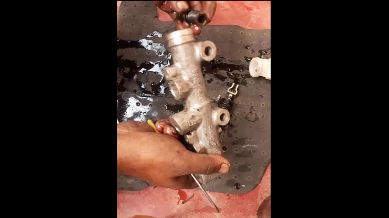 TVS King Threeveler Master pump removing Part -2.mp4