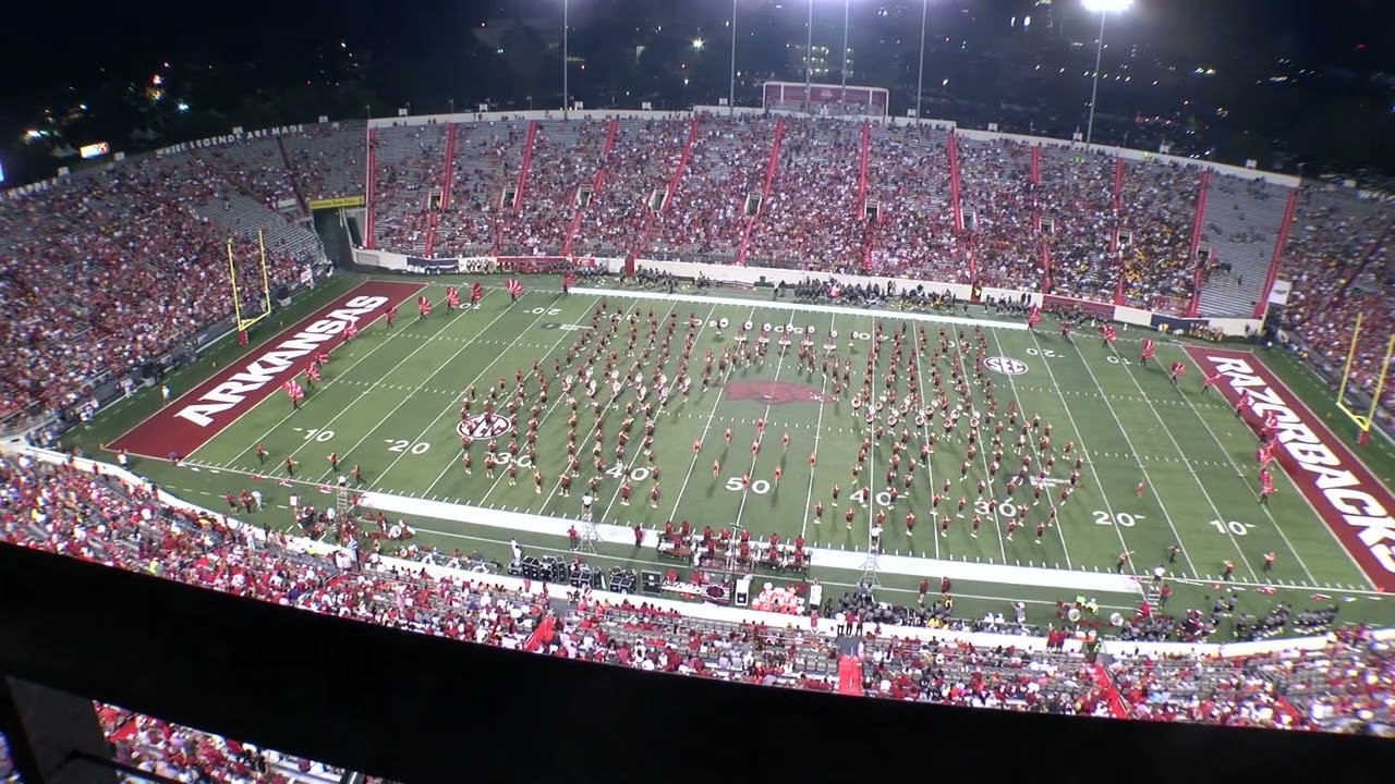 RAZORBACK MARCHING BAND HALFTIME  