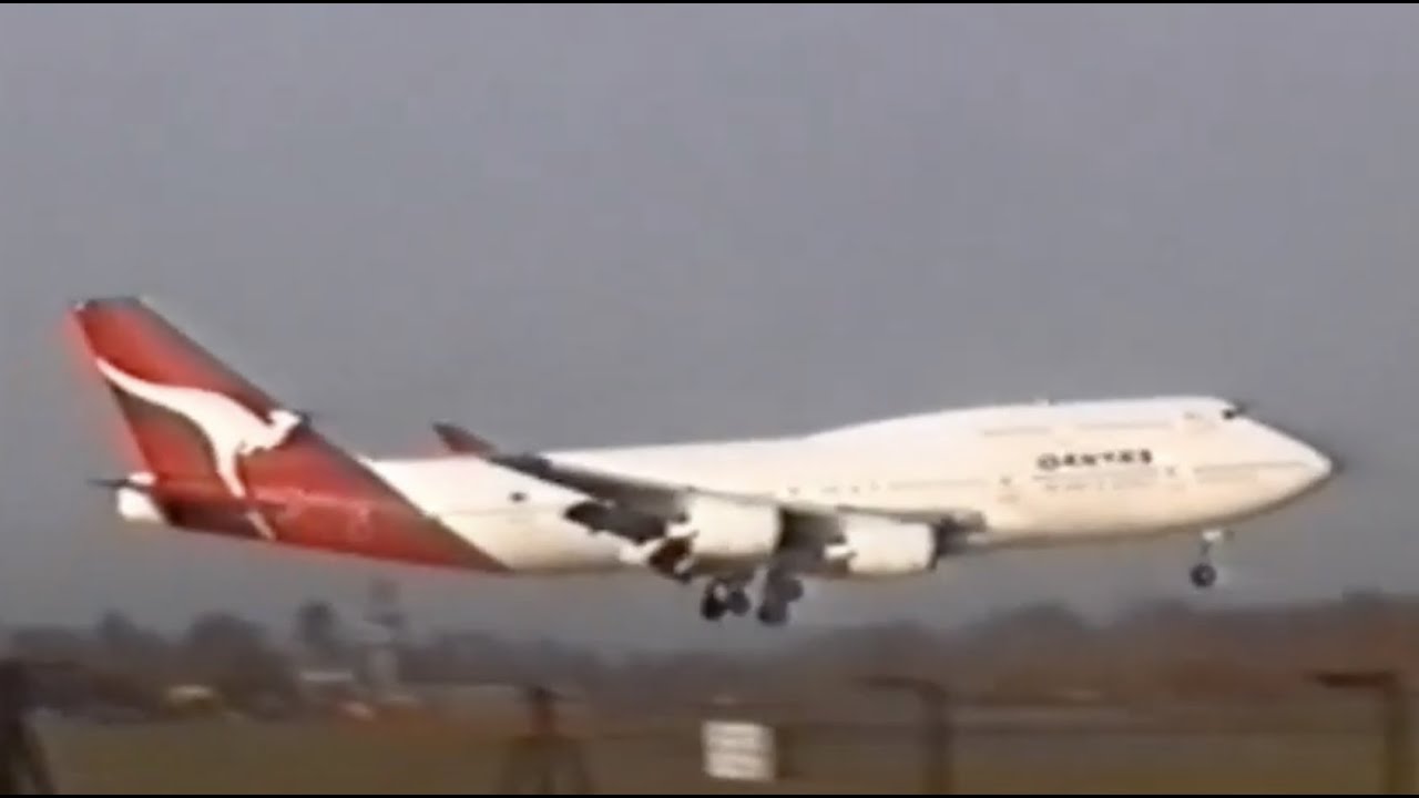 Boeing 747 Action at Manchester Oct - Dec 1993