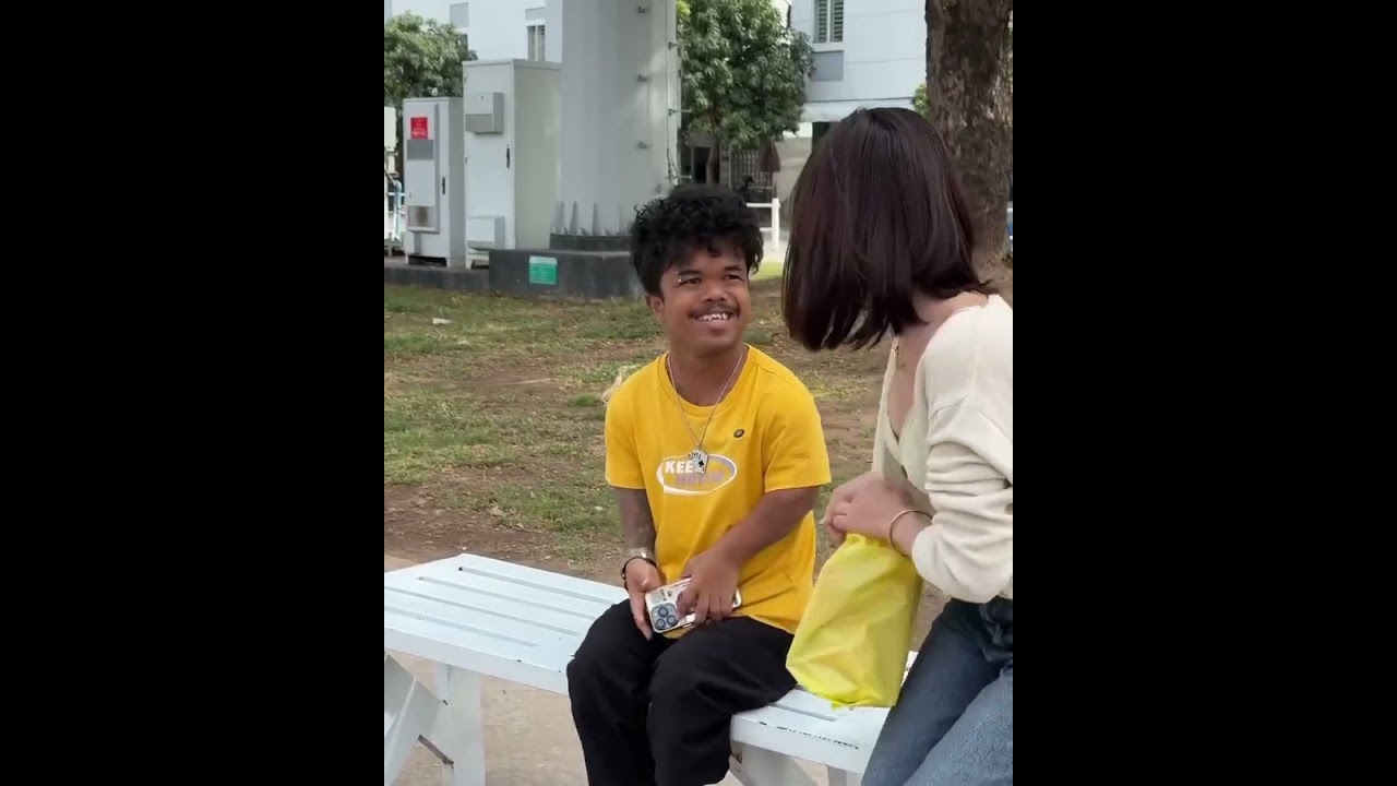 ថតរូបអា.ក្រា.តទុកមួយសិន😂🙈