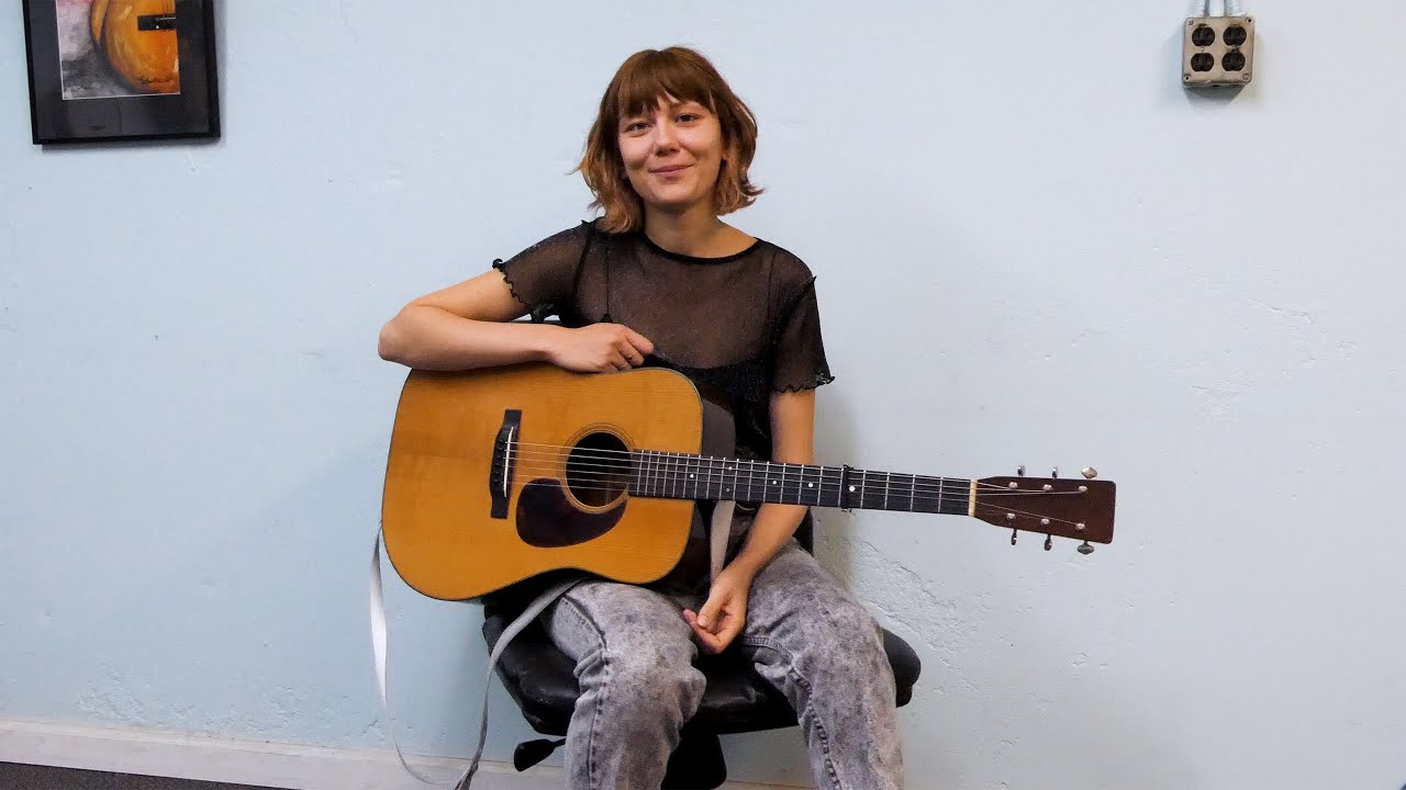 Exclusive Guitar Lesson: Molly Tuttle Breaks Down Her Deft Right-Hand Techniques