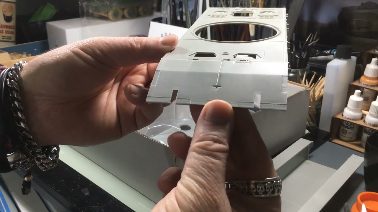 Trumpeter 1/35 E-100 with Krupp Turret - box review…