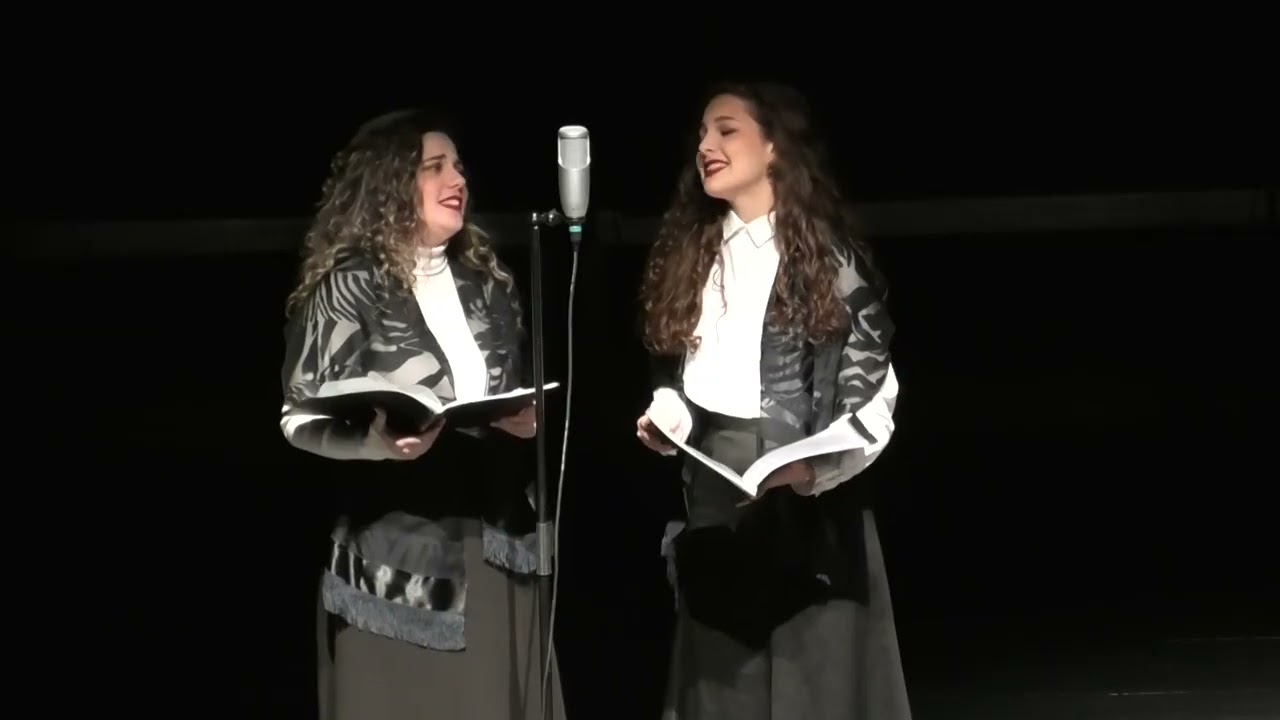 Bojana Radović i Ksenija Vešović uz pratnju na harmonici Miljana Lakićevića