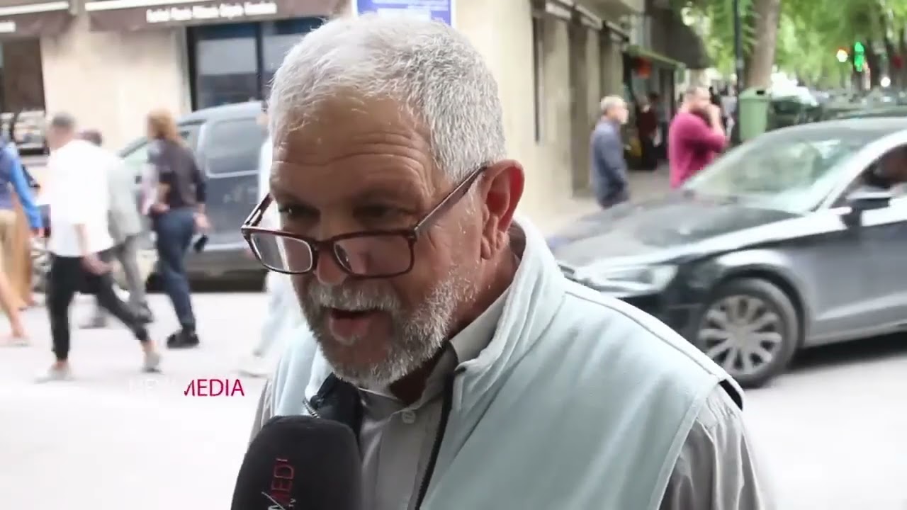 تربيت وكبرت  في فرنسا وروحنا عام  1970.. غلطة إلي روحو بينا والدينا  وندمت إلي مارجعتش  🇹🇳  🇫🇷