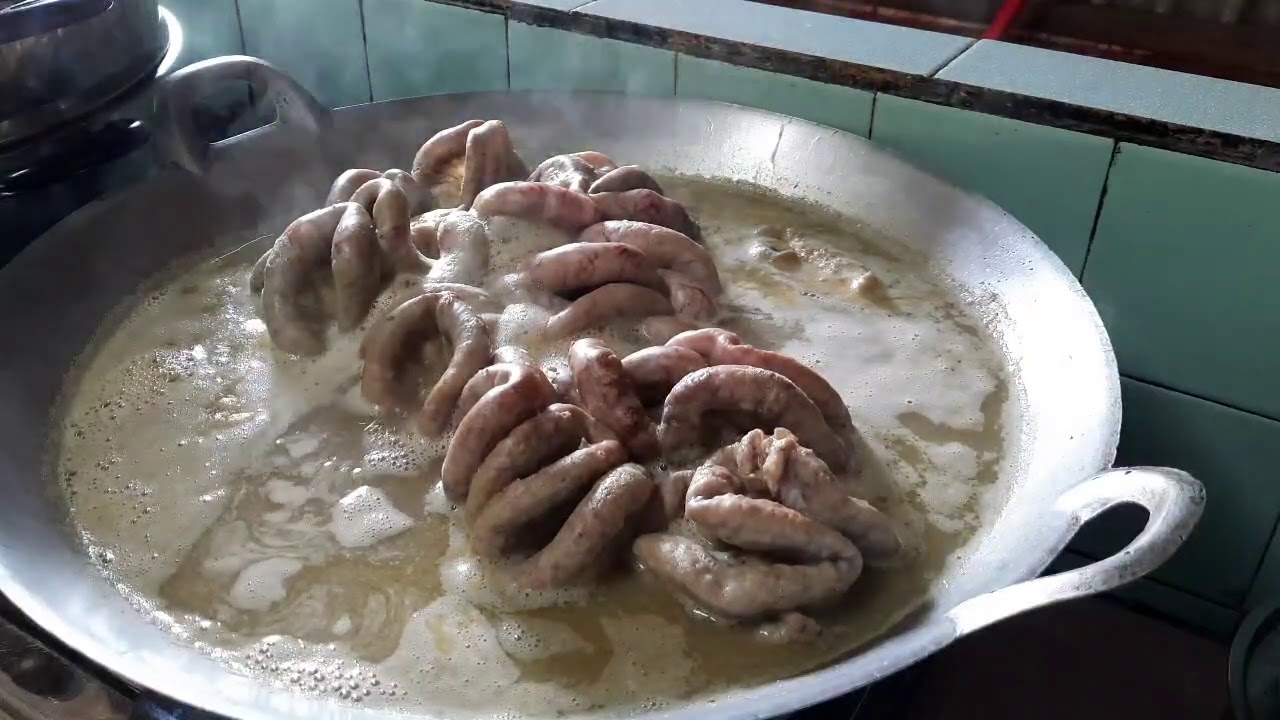 Cara Membersihkan Usus Babi Dengan Betul,Chef Masakan Borneo.