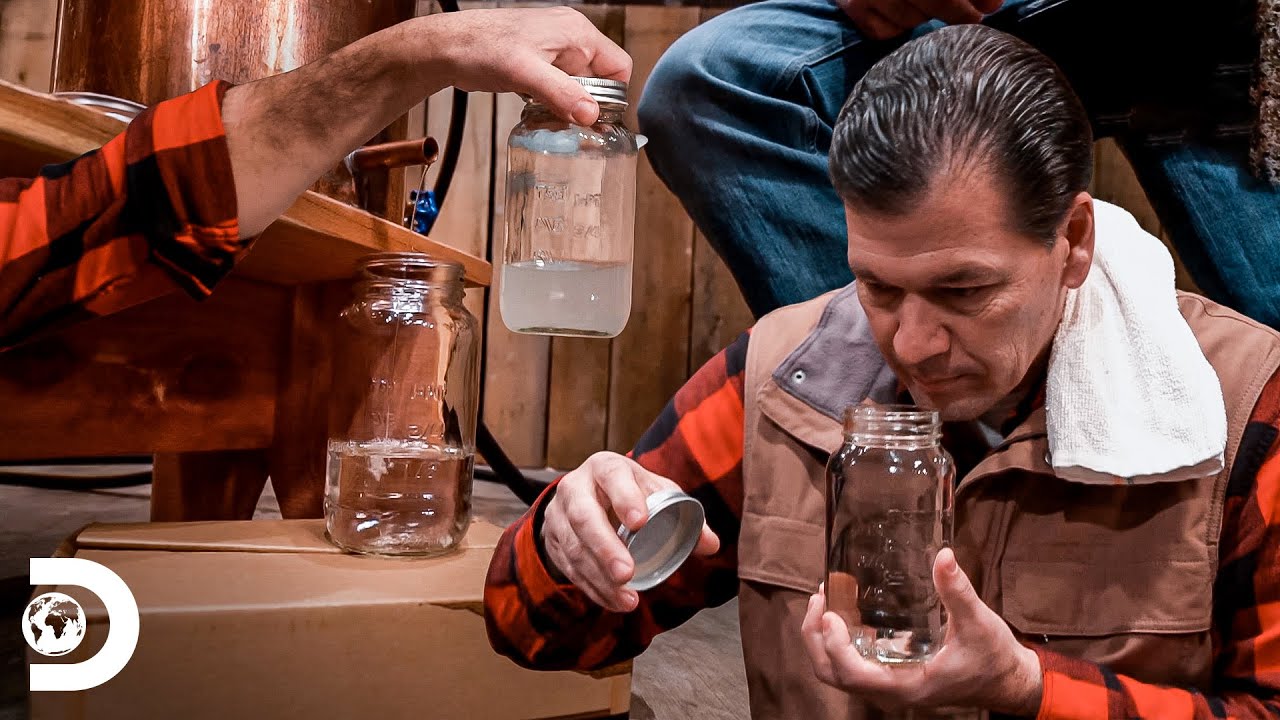 Whisky multigrano arrasa en la final | Clandestinos: El Maestro Destilador | Discovery Latinoamérica