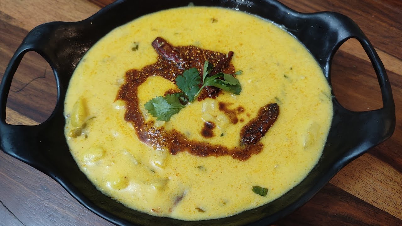 Mooli Kadhi  (Regular pakode wali kadhi se hatkar banaye yeh kadhi)