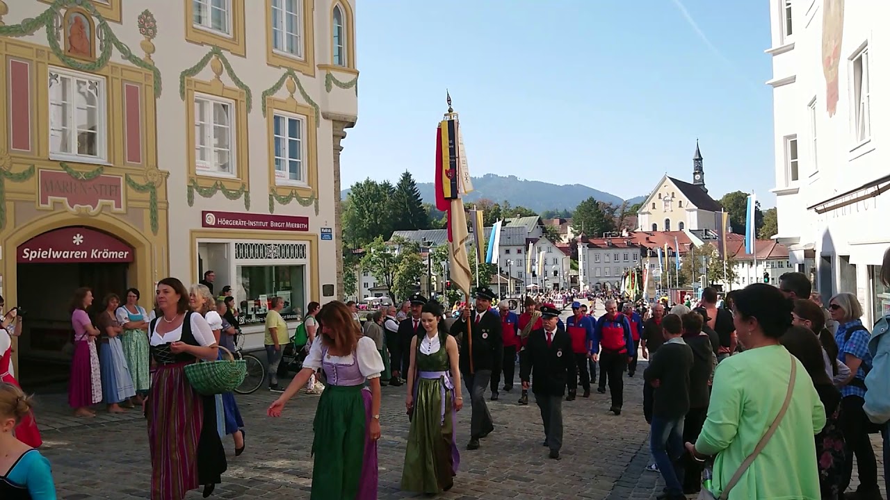 Festzug zum 150-jährigen Jubiläum der Tölzer Feuerwehr