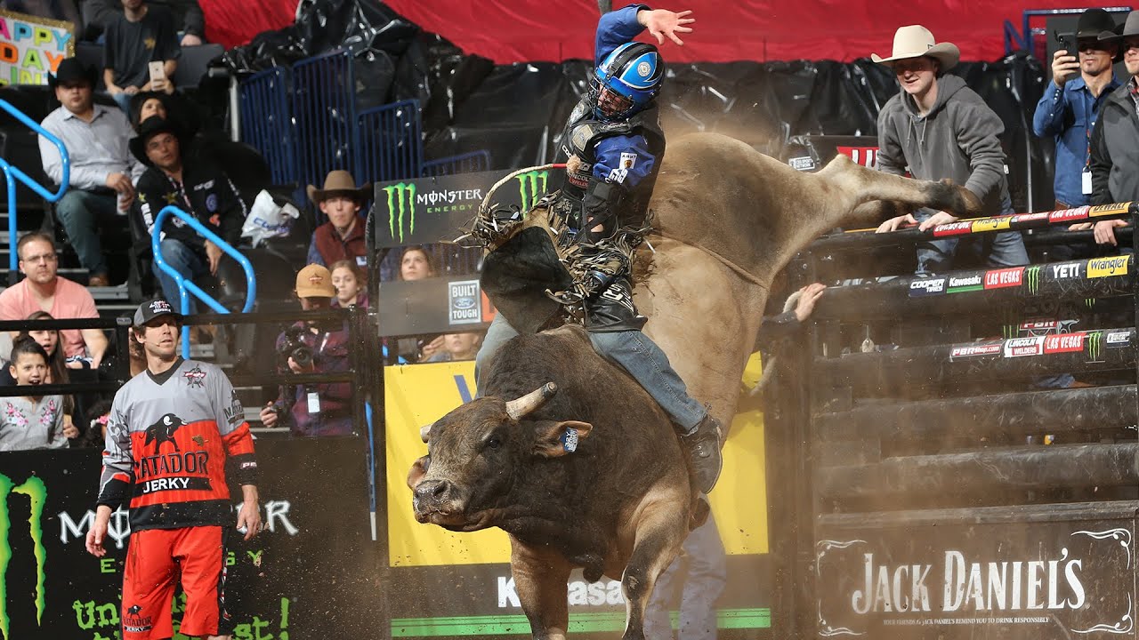 GOING 90: Ryan Dirteater BESTS 2x World Champion SweetPro's Bruiser for 93.25 points | 2018