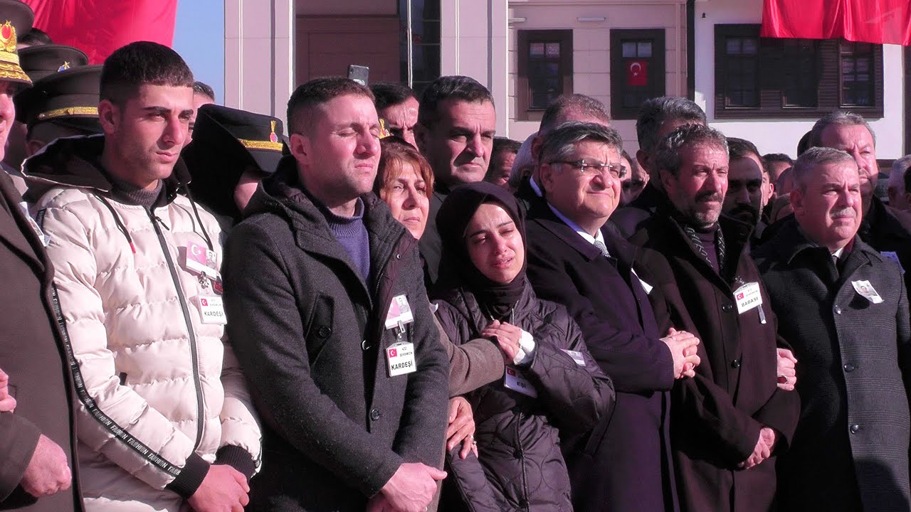 ŞİRİN ÖZDEMİR  ŞEHİT ÇAĞATAY ERENOĞLU           [  BOYABAT KAHRAMAN ŞEHİDİNİ TÖRENLE UĞURLUYOR