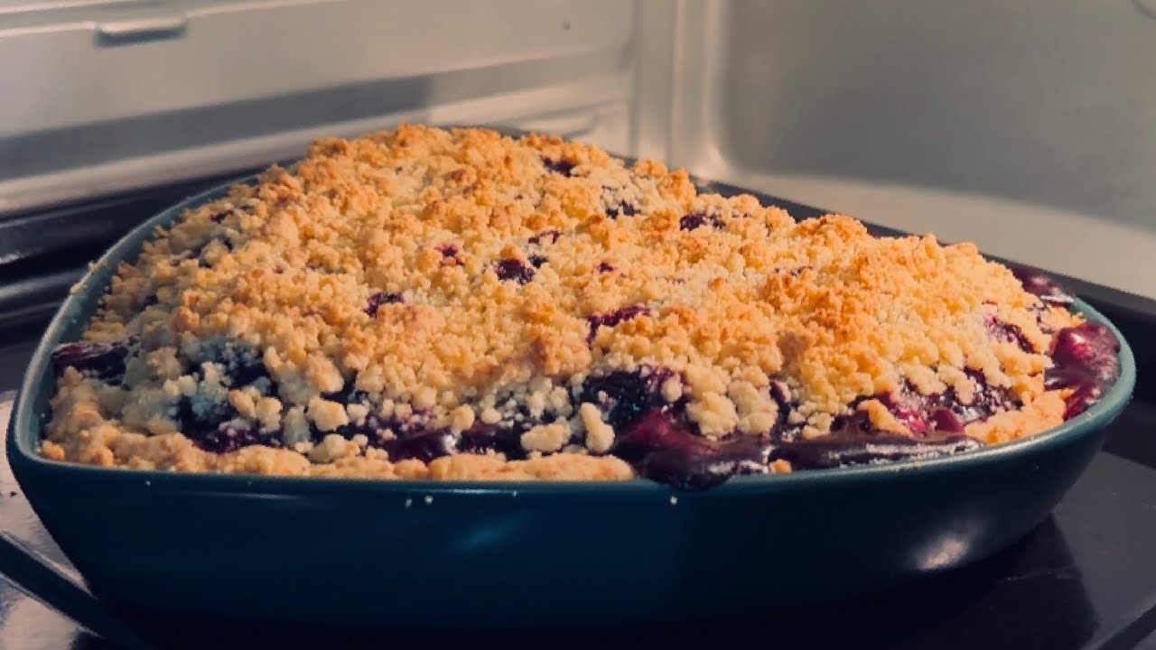 Easy pie crust and blueberry pie 🫐 💙 🫐