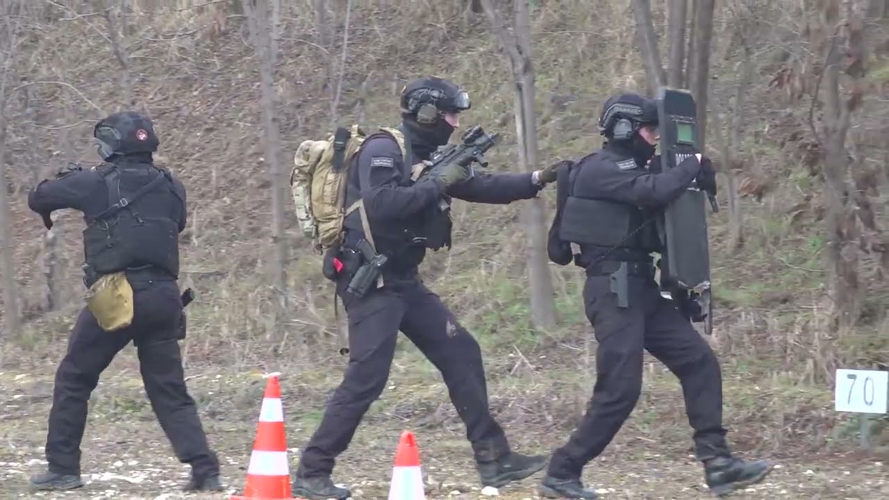 Вежба на специјалните единици на МВР кои се гаранција за безбедноста на Македонија