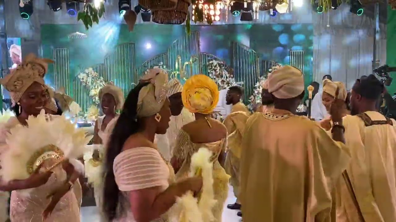 The wedding video of Min. Theophilus Sunday’s traditional marriage (couples dance)
