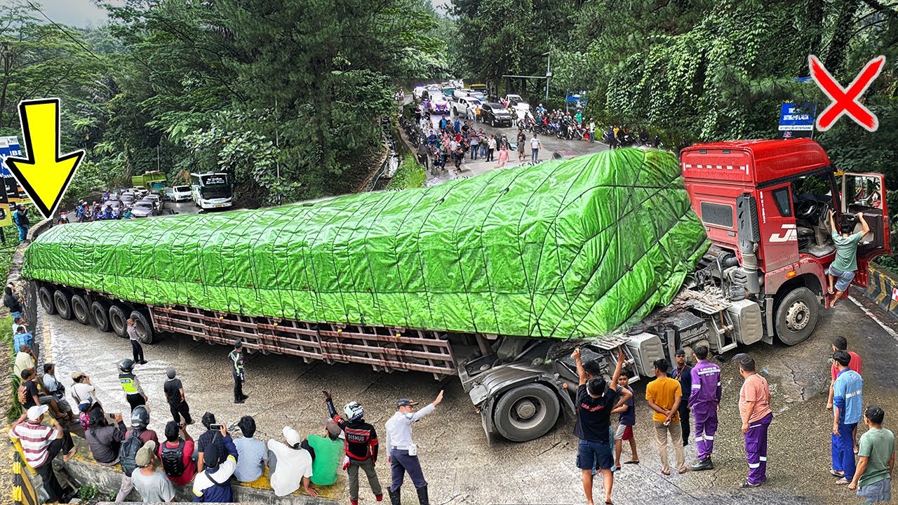 LUAR BIASA SULIT !!! DRAMA HARI INI, Truk Super Panjang Dari China Terjebak Total di Sitinjau Lauik