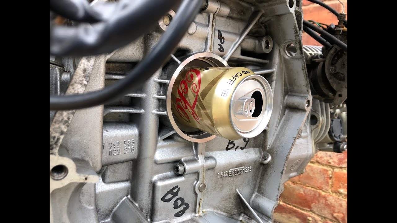 Replacing BMW R1100 R rear main seals: Oilhead Boxer engine (like R1150)