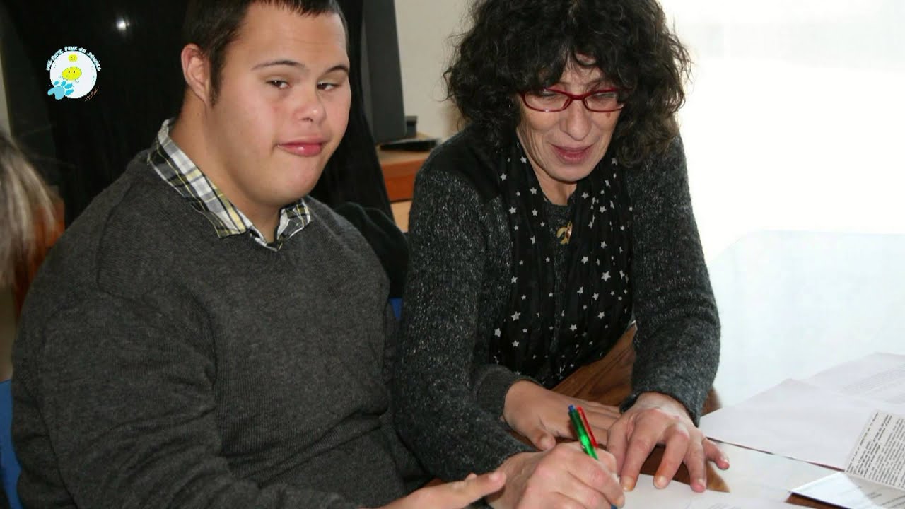 UNE PATTE POUR UN SOURIRE -Premier contrat de remise de CHIEN MEDIATEUR