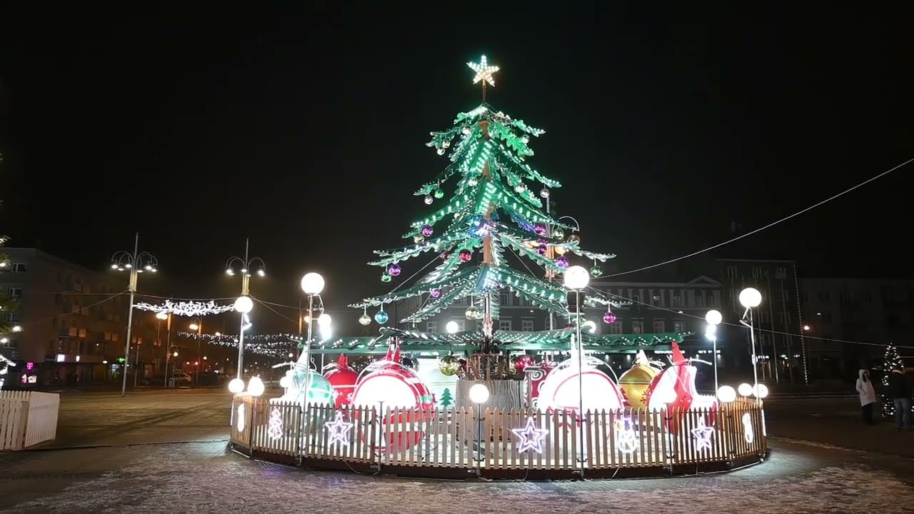 ŚWIĄTECZNA ILUMINACJA PLACU BIEGAŃSKIEGO W CZĘSTOCHOWIE