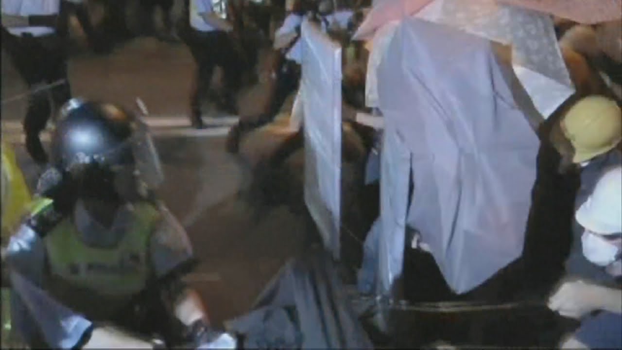 Fresh clashes in Hong Kong | Channel 4 News