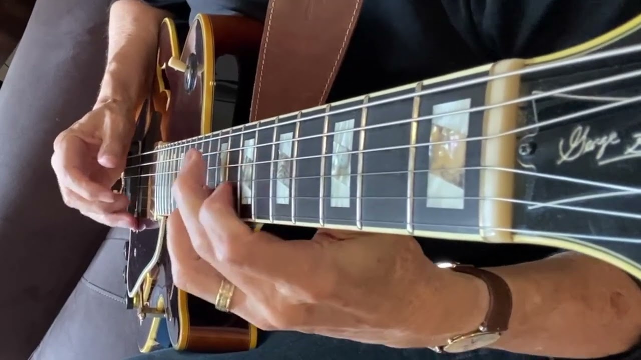 'Just The Way You Are' - Fingerstyle SoloGuitar Instrumental