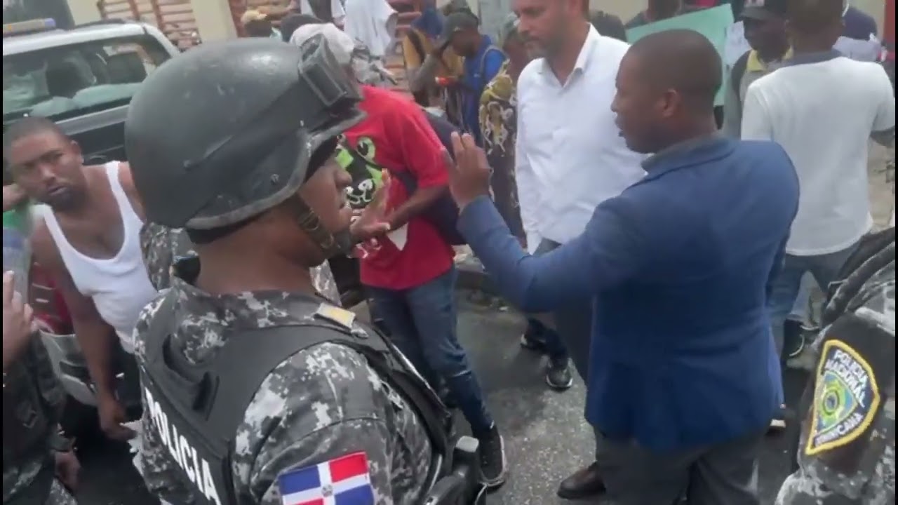LOS RECLAMOS  DE LOS VENDEDORES DE LA 27 DE FEBRERO CON MAXIMO GOMEZ.