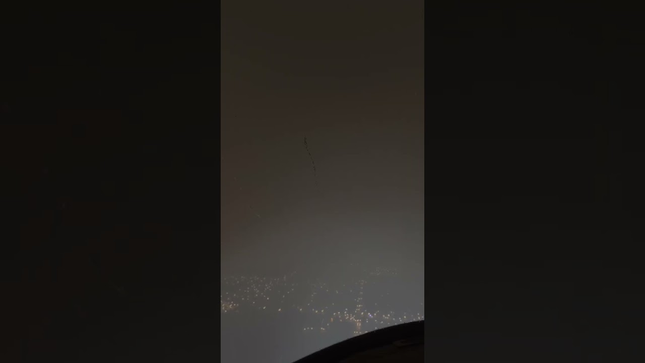 Msfs 2024 approaches in thunderstorm