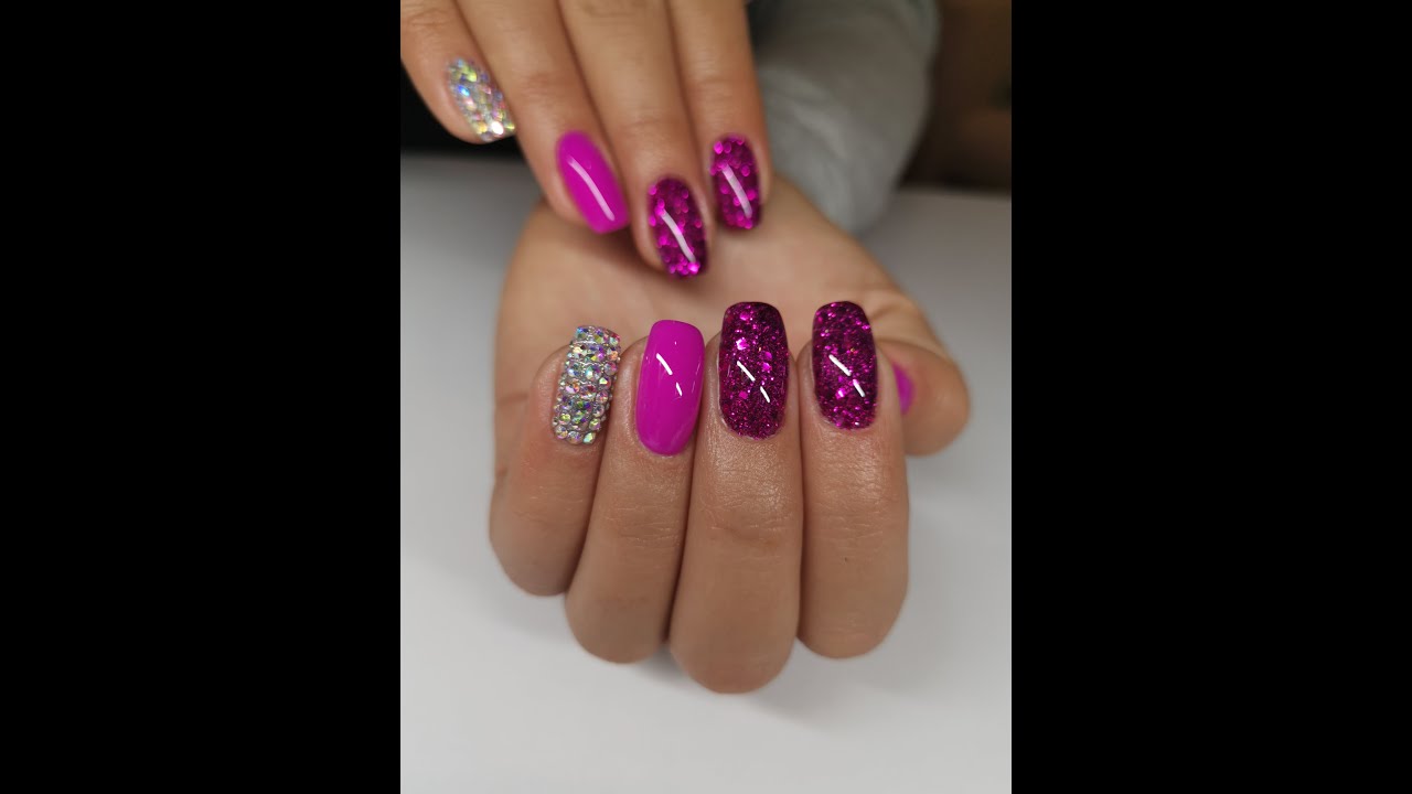 Zselés műköröm beépített csillámmal és teli köves körömmel (2. rész) /gel nails (part 2)