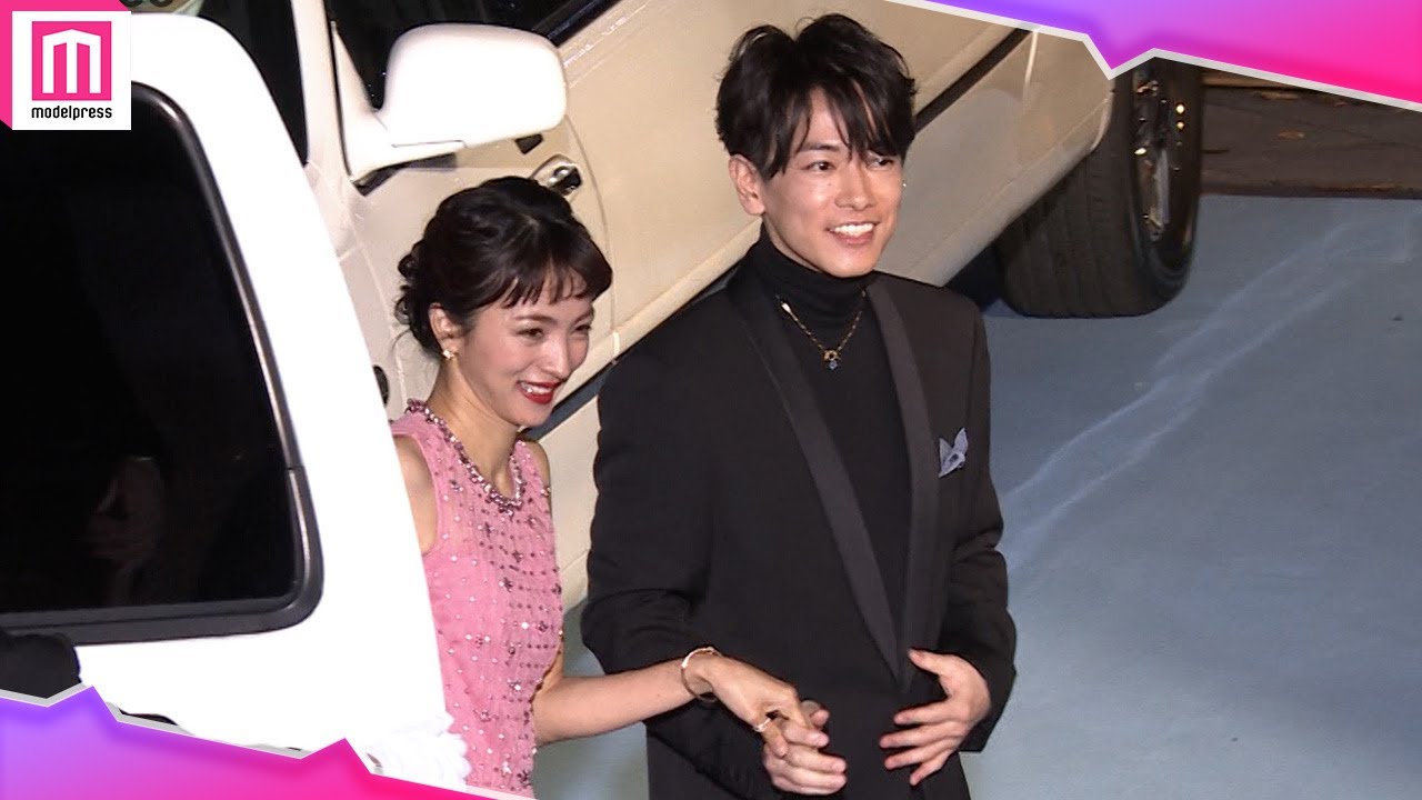 佐藤健、満島ひかりをスマートにエスコート💓Netflixシリーズ『First Love 初恋』配信記念プレミアイベント