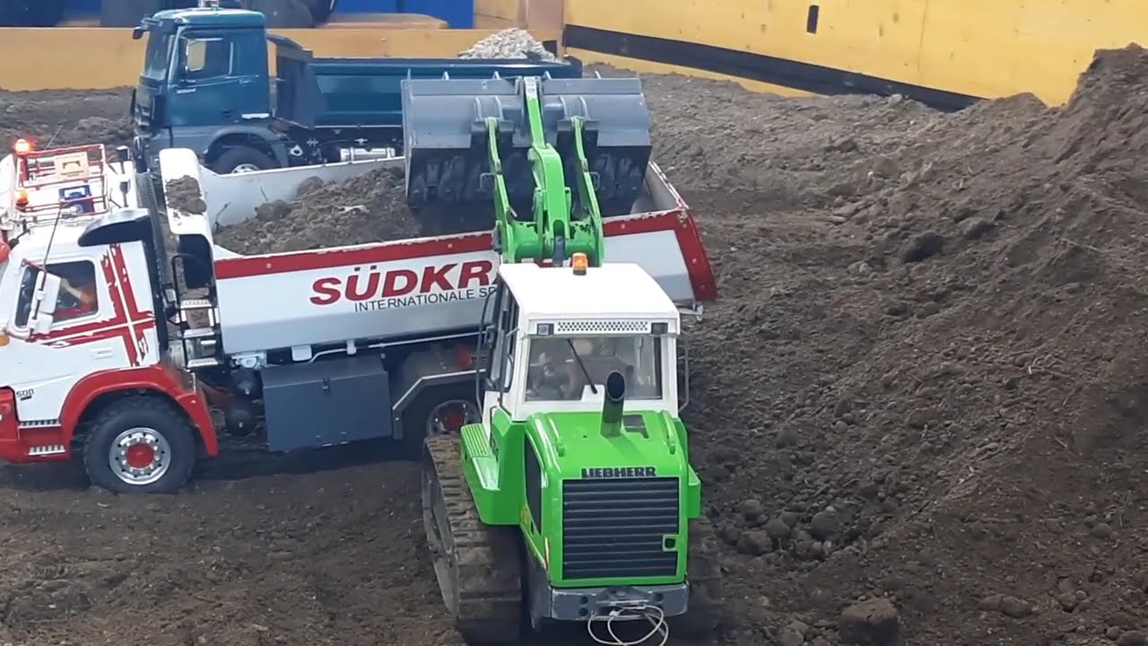 Baumaschinen auf neuem Parcours