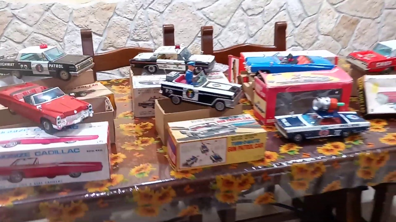 Vintage Toy - Japanese Battery Operated Tin Toys