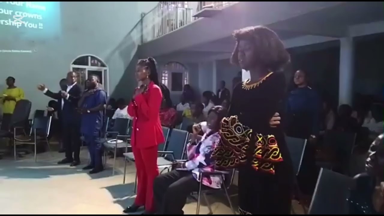 Holy Spirit Dwell by Lois Redeemed-First Live Ministration at Uncle Emma’s Live Concert 