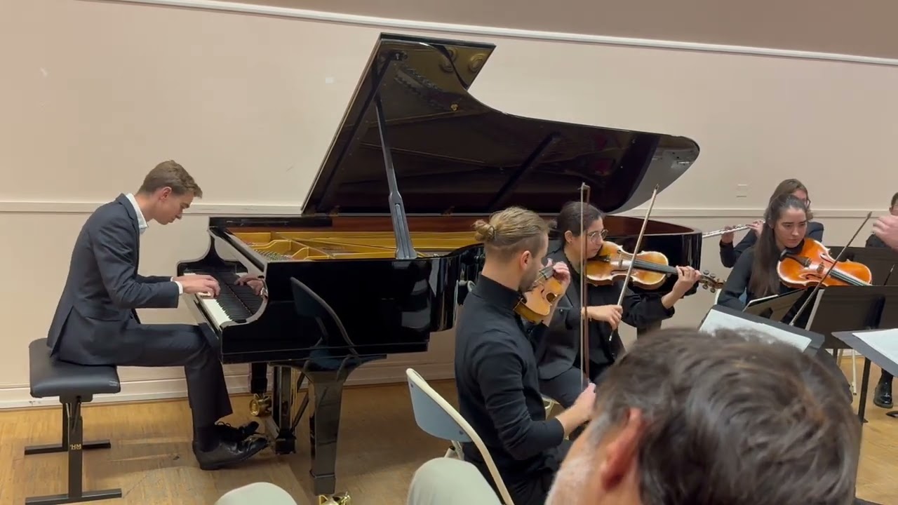 Mozart Concerto No. 17 -- K. 453  in D major,  Andante