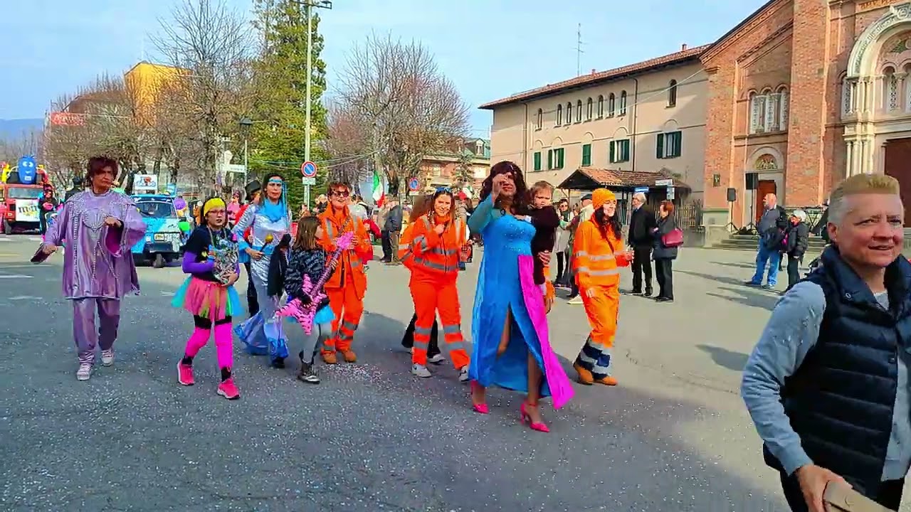 Carnevale a Bardi: Una Festa di Colori, Allegorie e Tradizioni