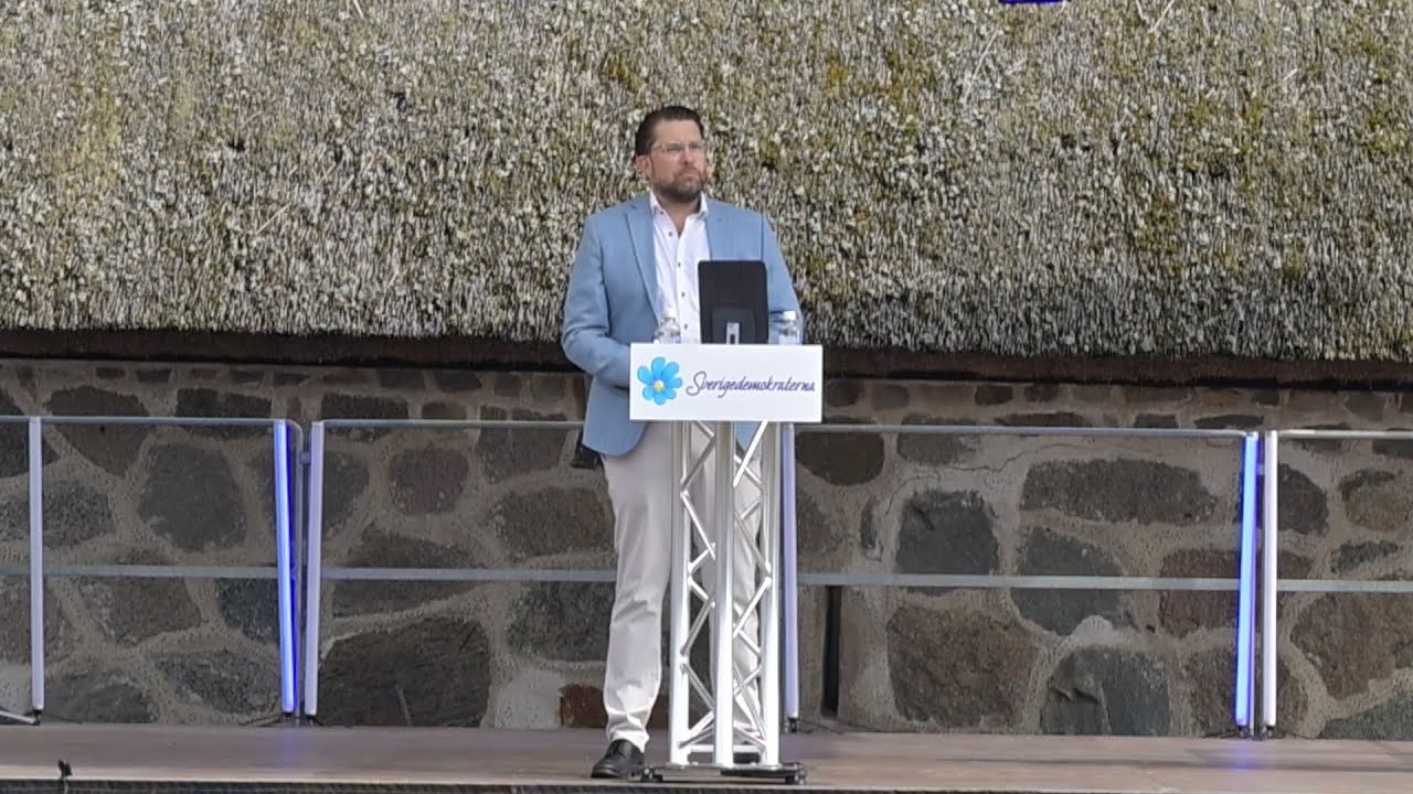Jimmie &Aring;kesson h&aring;ller sitt traditionsenliga sommartal