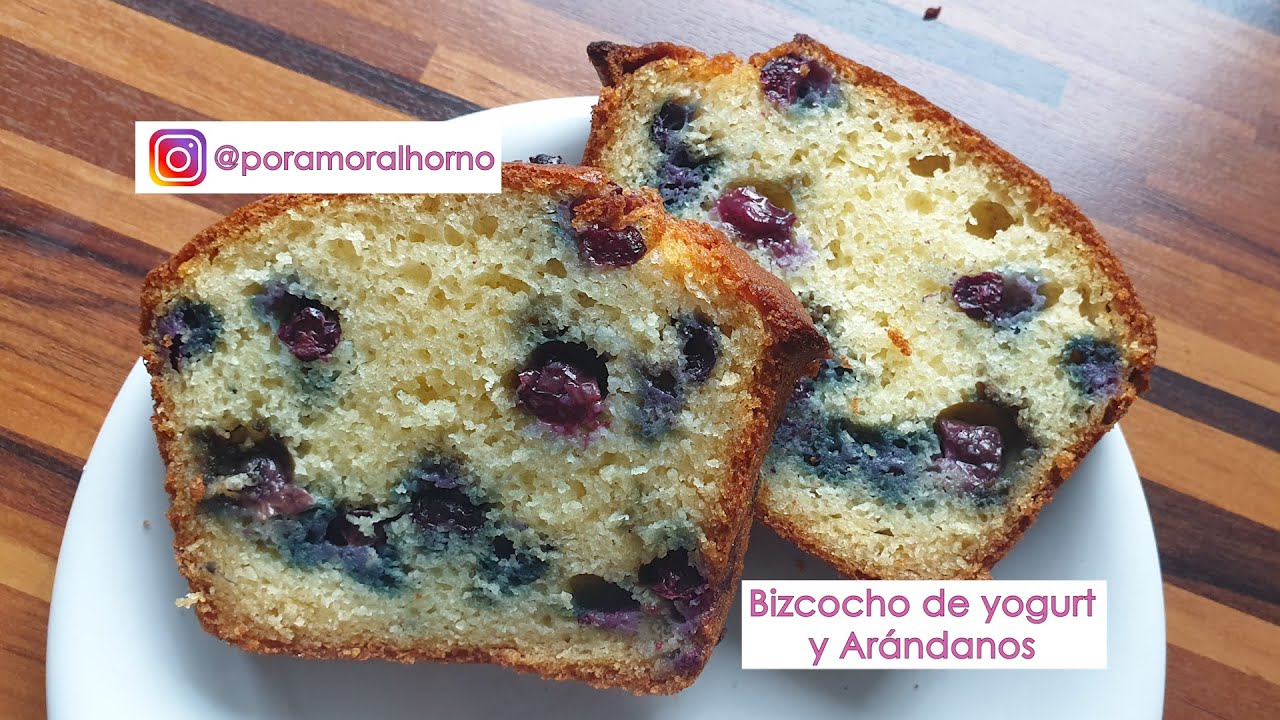 Bizcocho rápido de yogurt y arándanos