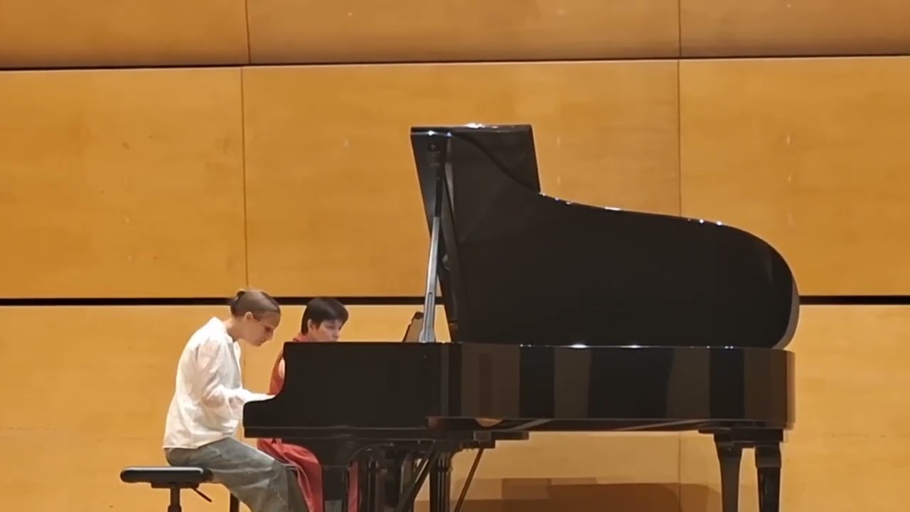 Beethoven - Concerto No.2 (1:Allegro)    Adele Ermkova