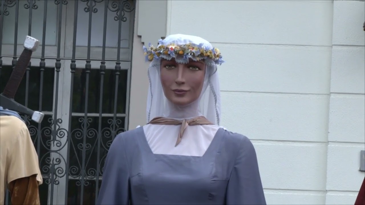 La cercavila dels Gegants de Mollet pateix petits canvis degut a la pluja però es celebra amb èxit