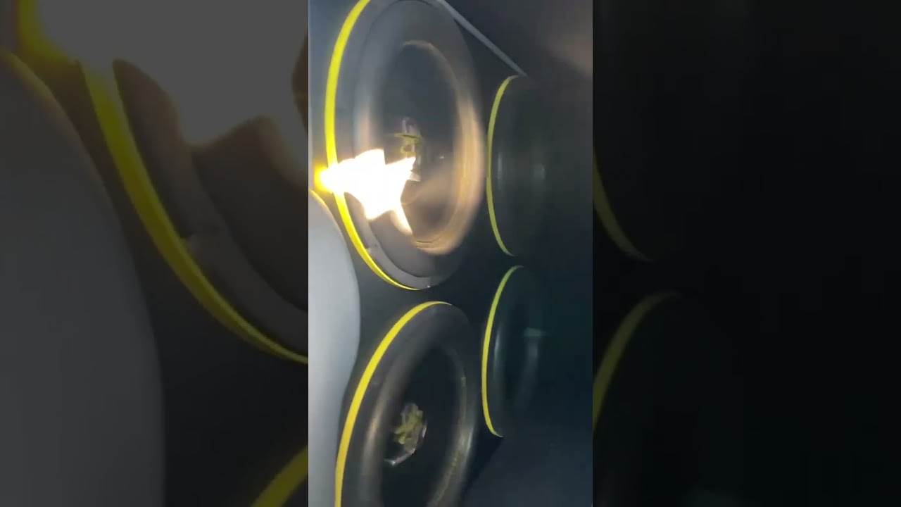OPEL CORSA D Impianto audio 38000 watt!