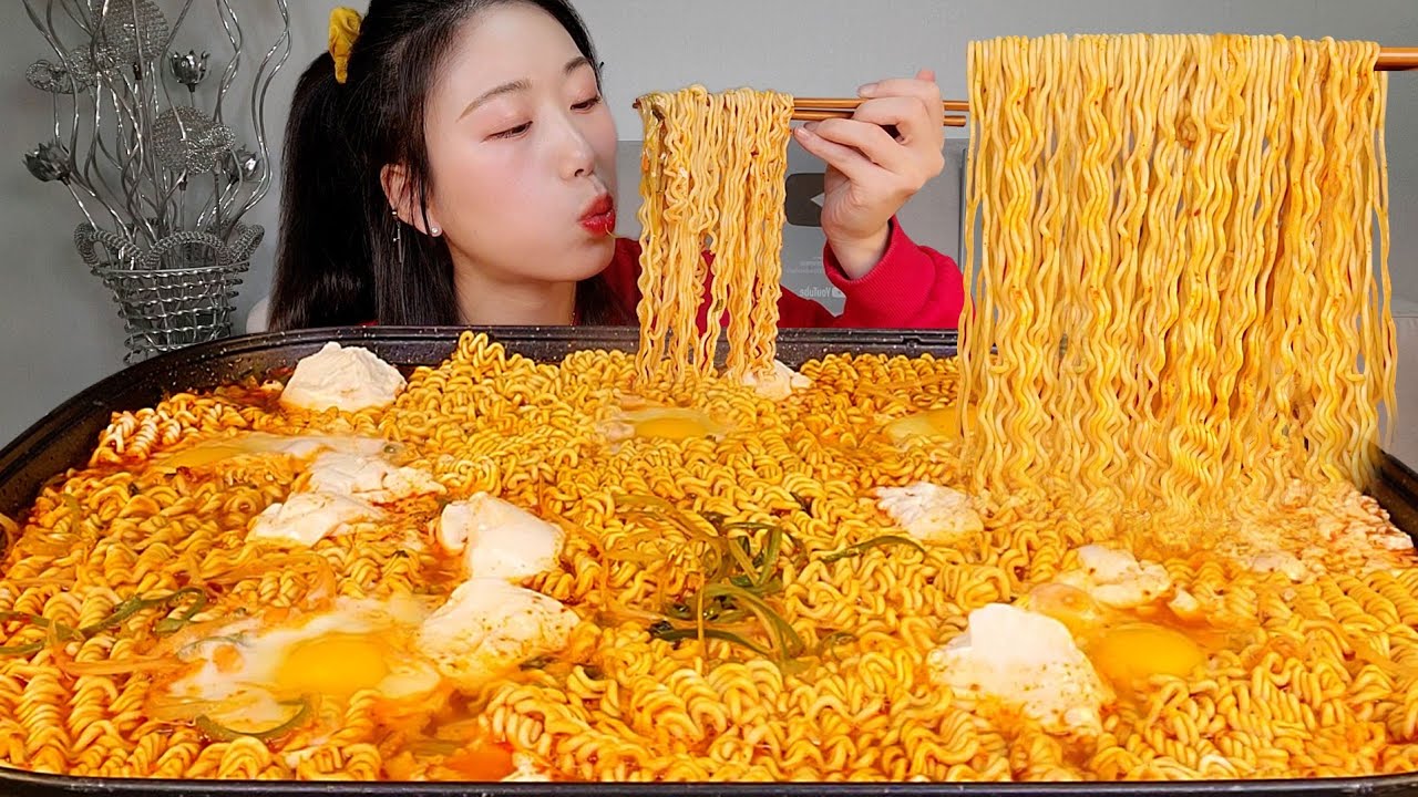 ASMR 새벽에 배고파서 순두부열라면 8봉지 먹었습니다🍜 리얼먹방 :) I'll add tofu to spicy ramen and eat 10 servings. Mukbang